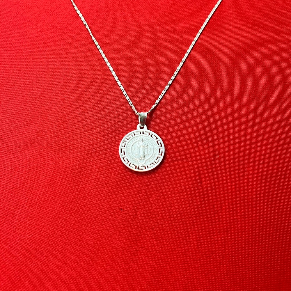 925 Sterling Silver St Benedict Catholic Medal and chain necklace - Picture 15 of 15